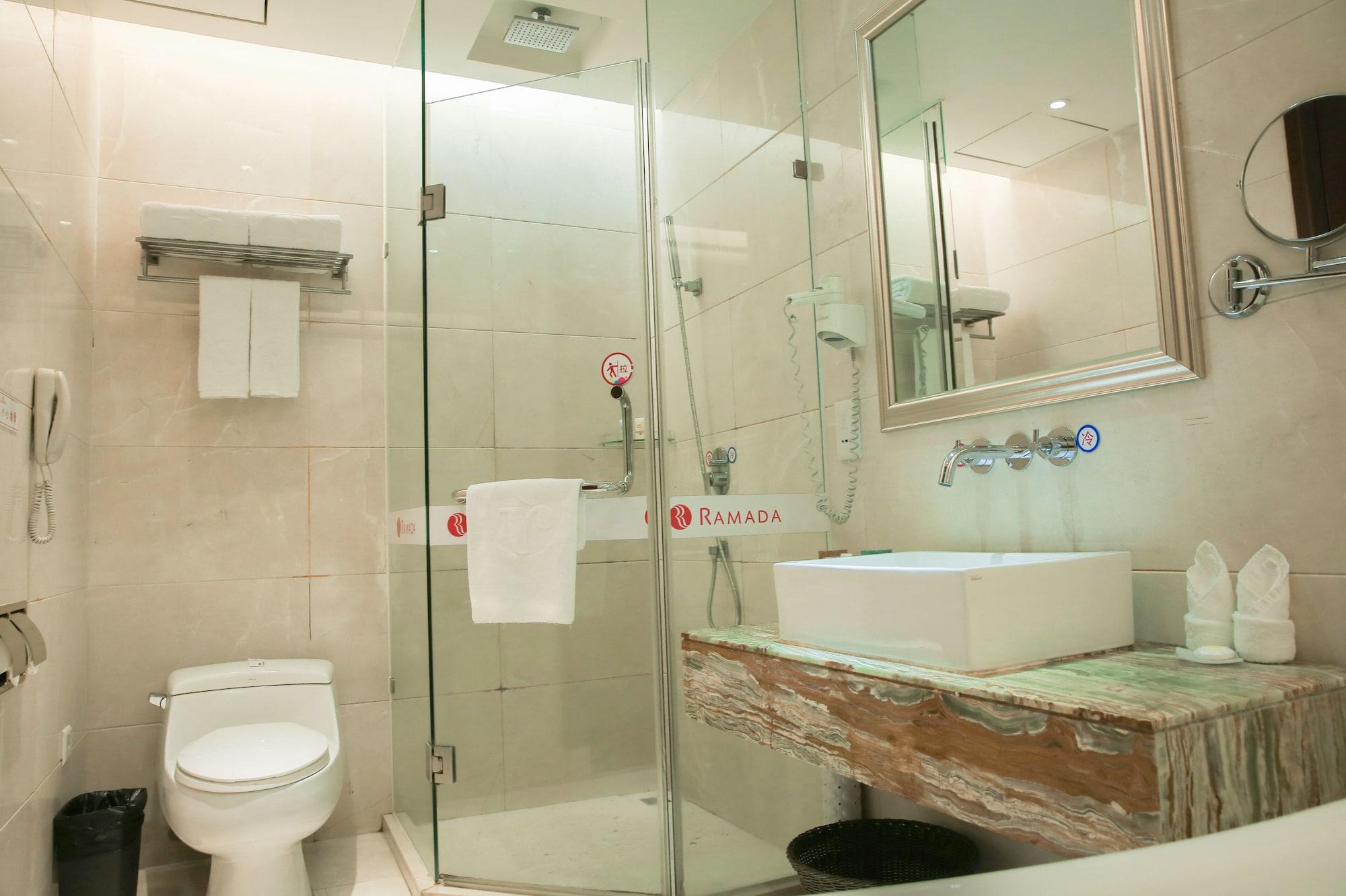 Ramada Shenzhen Baoan Hotel Kültér fotó