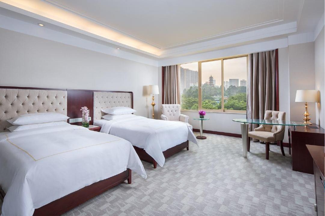 Ramada Shenzhen Baoan Hotel Kültér fotó