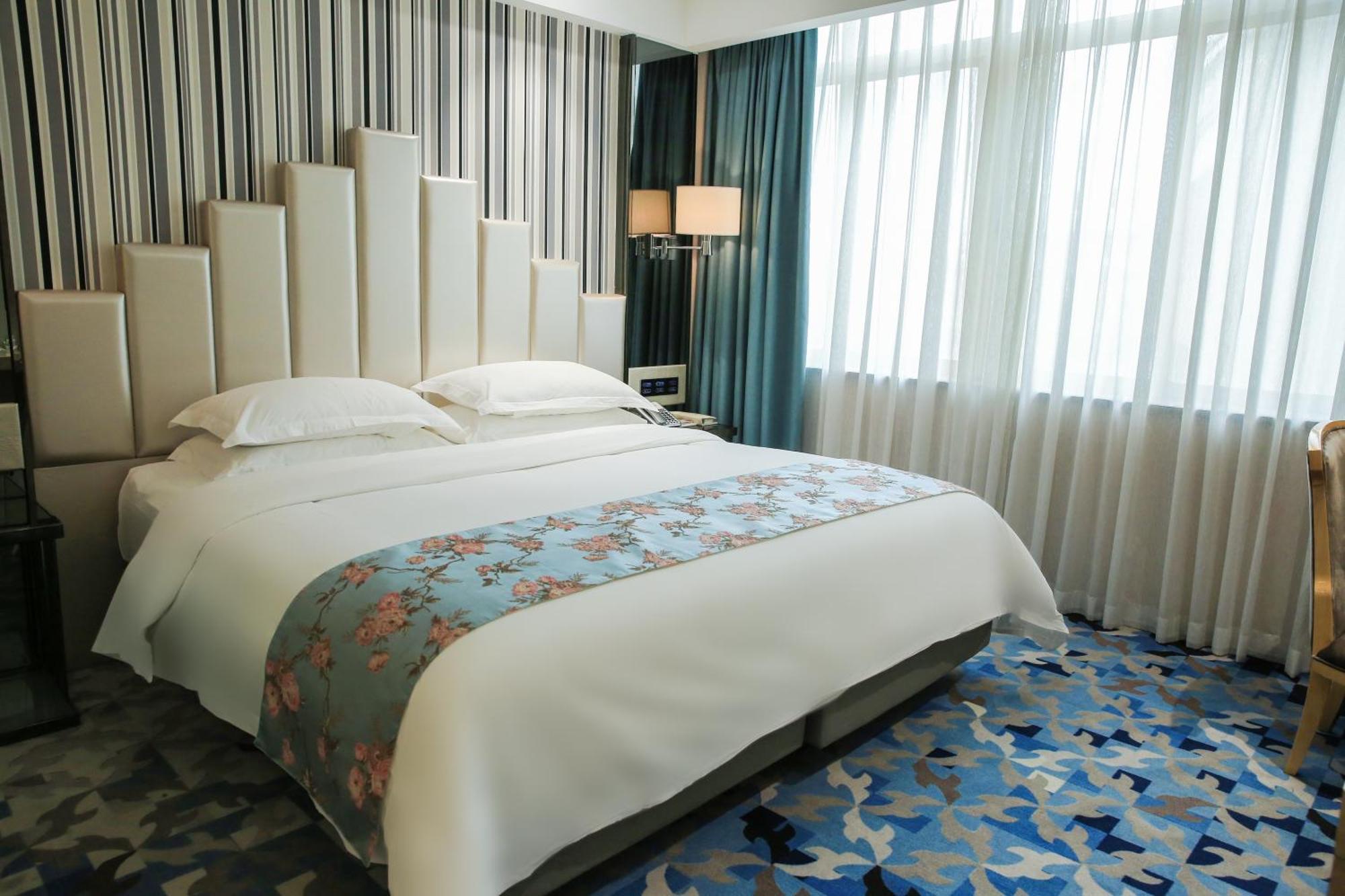 Ramada Shenzhen Baoan Hotel Kültér fotó