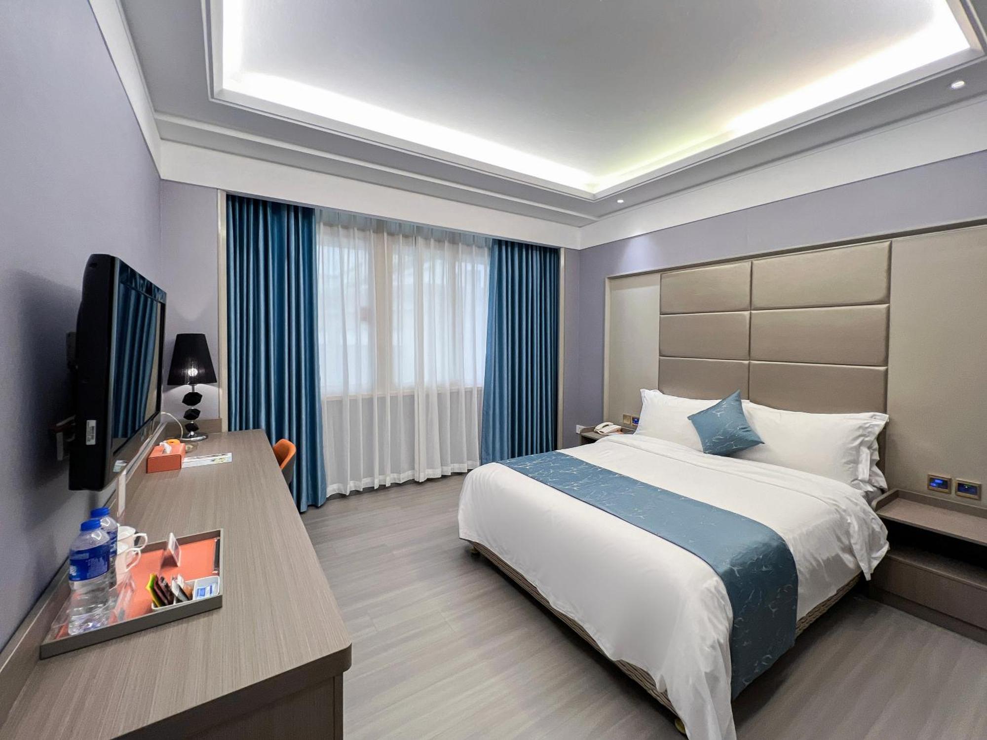 Ramada Shenzhen Baoan Hotel Kültér fotó