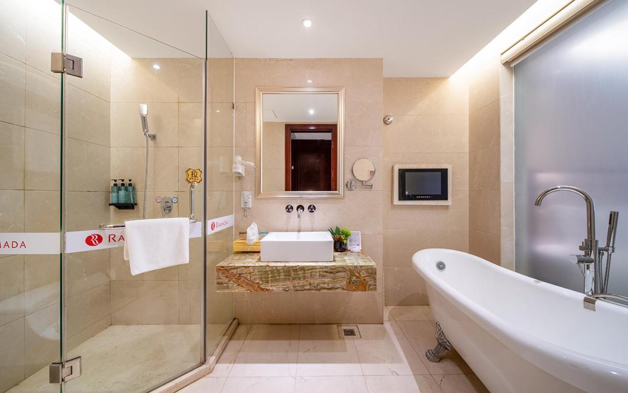Ramada Shenzhen Baoan Hotel Kültér fotó