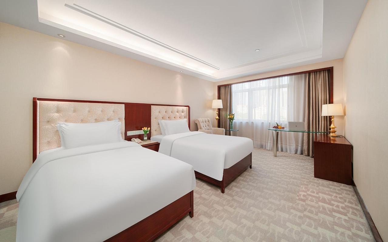 Ramada Shenzhen Baoan Hotel Kültér fotó