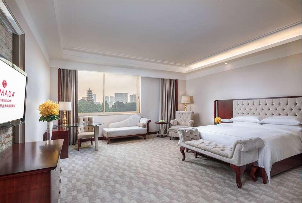 Ramada Shenzhen Baoan Hotel Szoba fotó